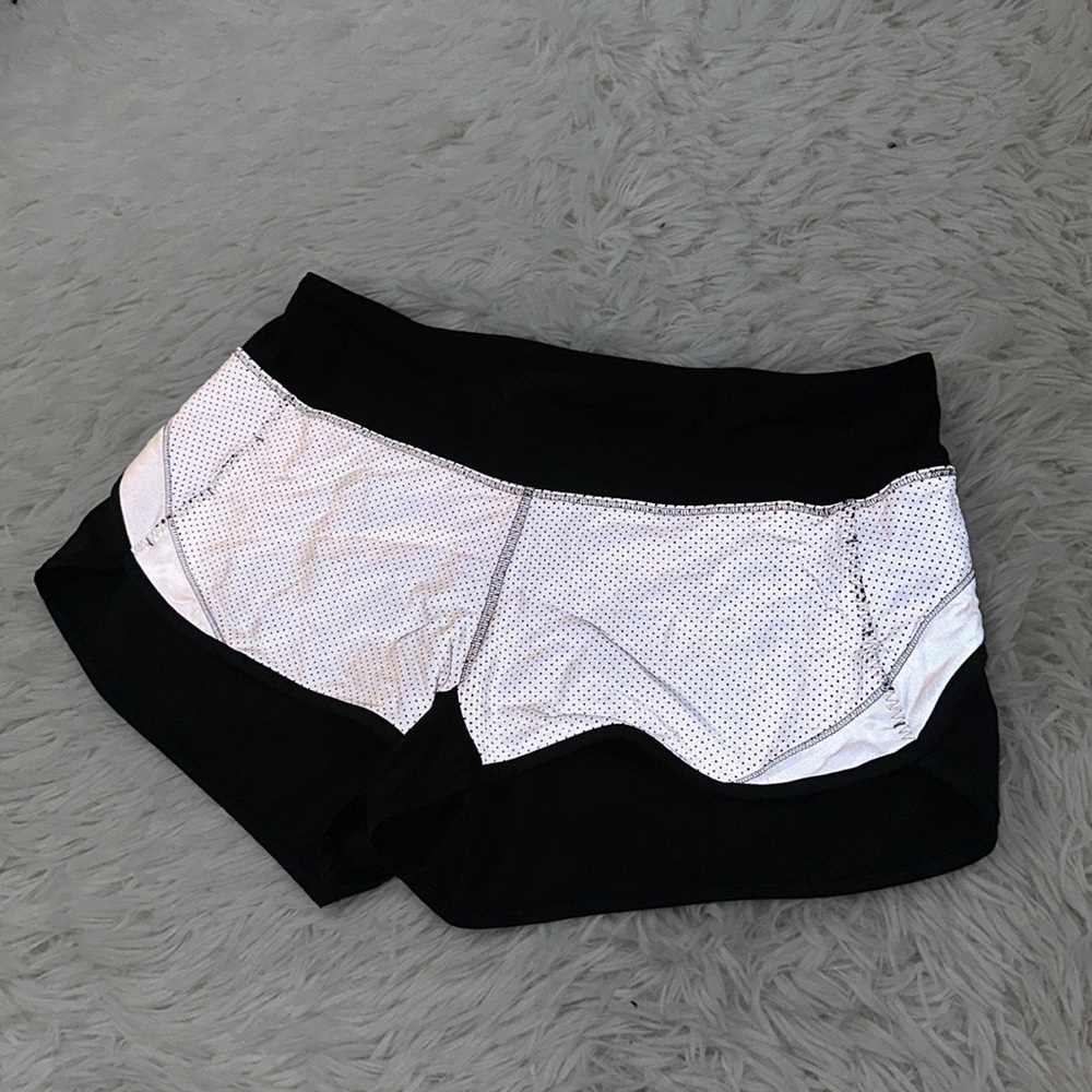 Lululemon Run: Speed Short *Reflective Silver / Black